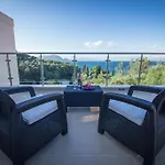 Seaview Villa *