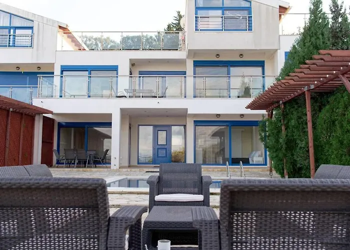 Seaview Villa
